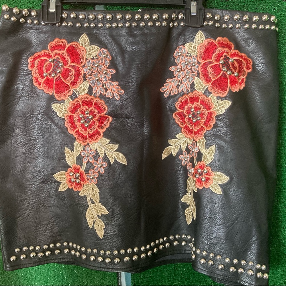 Black decorative rose skirt